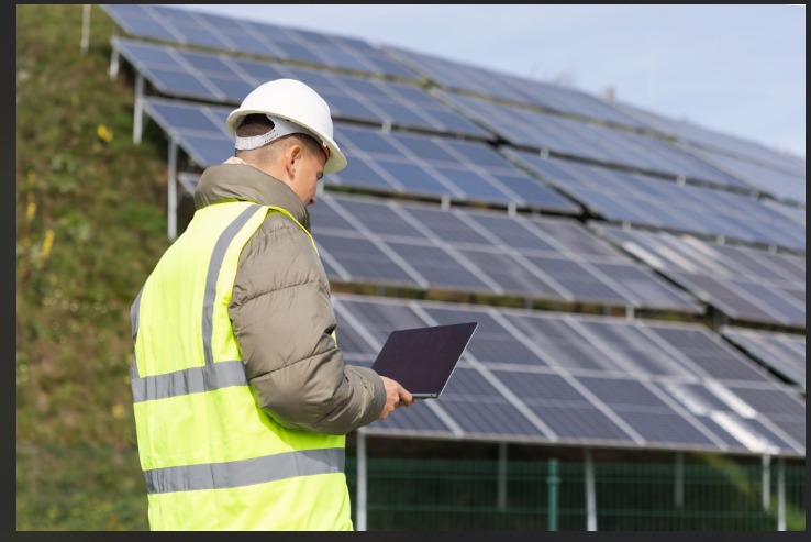 Straal Projects - infraestructura y energía solar